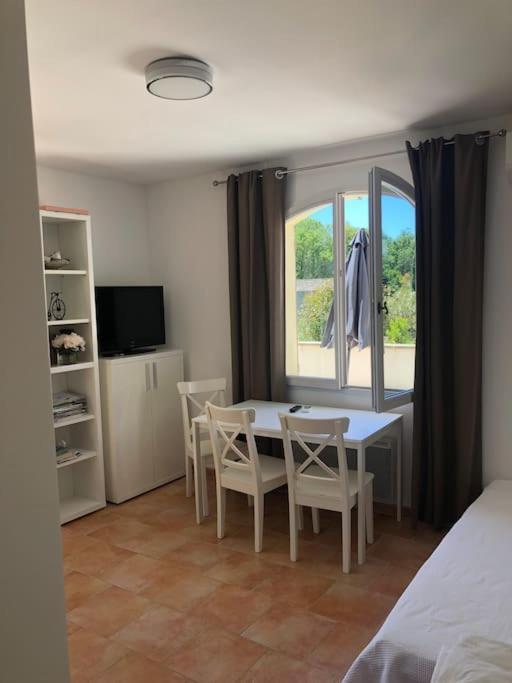 Appartement Dans Bastide A Saint Remy De Provence Exterior foto
